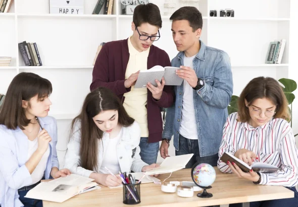 STRATEGI ADMINISTRASI PENDIDIKAN DAN MANAJEMEN SDM PERGURUAN TINGGI UNTUK MENDUKUNG KINERJA AKADEMIK DAN KELEMBAGAAN